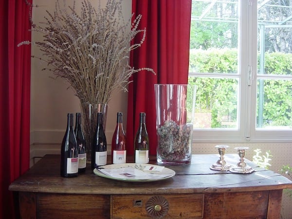 A table bij Les Glycines: wijnen uit de Cotes du Rhone